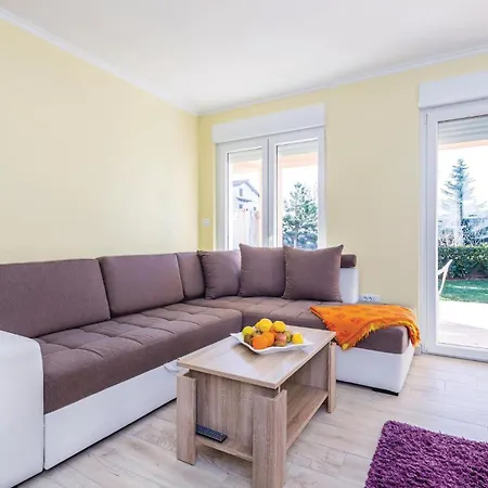2 Bedroom Lovely In Cavle *
